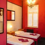 Otel Cade 3*