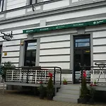 Cade Otel