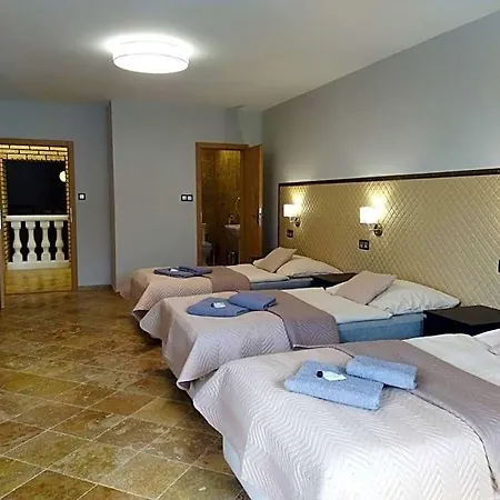 Cade 3* Písek